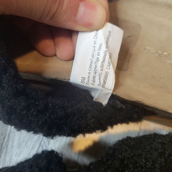 Treasure & Bond black teddy slip ons size 8 - Picture 2 of 4